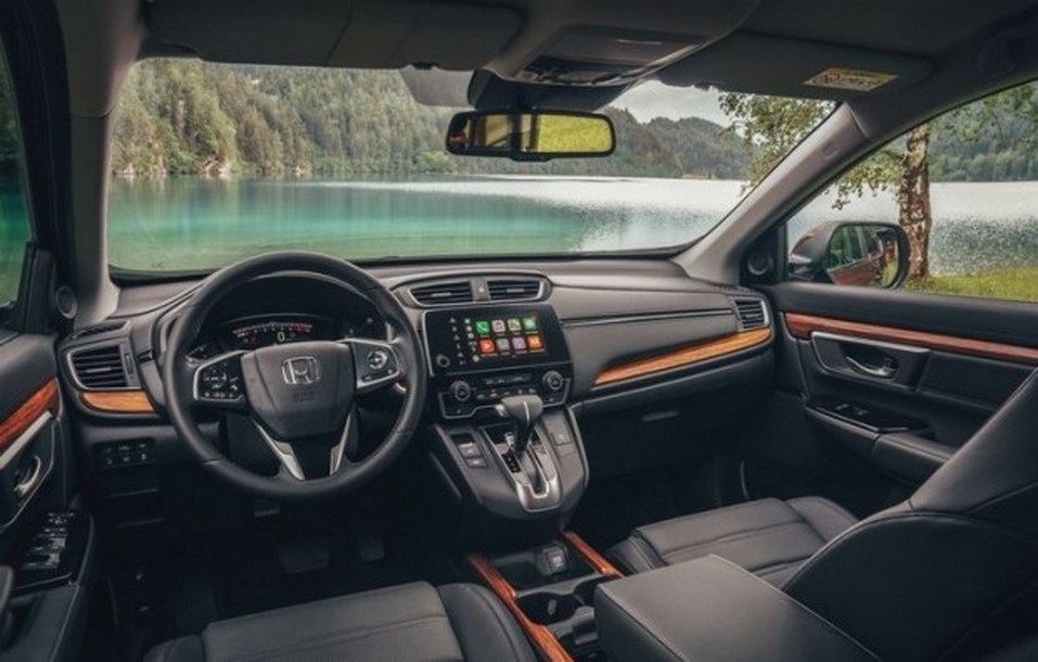 Салон гибридного Honda CR-V 2019
