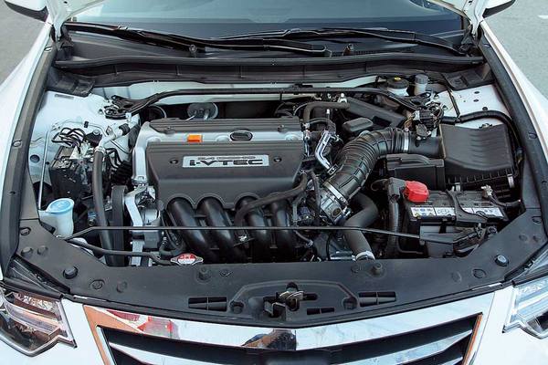 Забота о двигателе является важнейшей частью ТО Honda Accord VII
