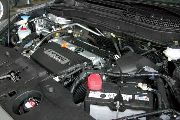 Состояние аккумуляторной батареи Honda CR-V 2009 следует проверять на каждом плановом ТО