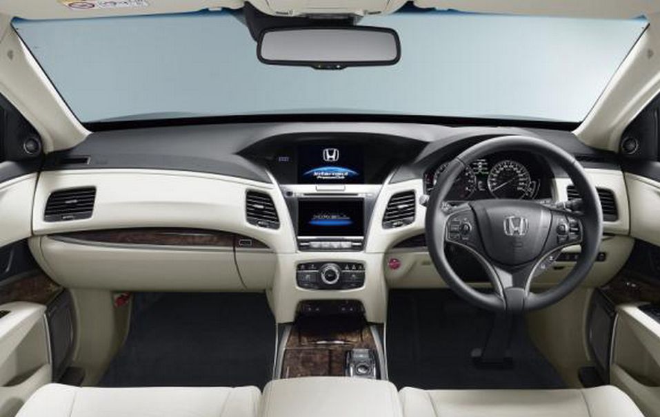 Салон Honda Legend 2016