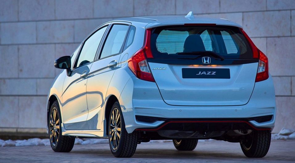 Корма Honda Jazz Honda Jazz сзади