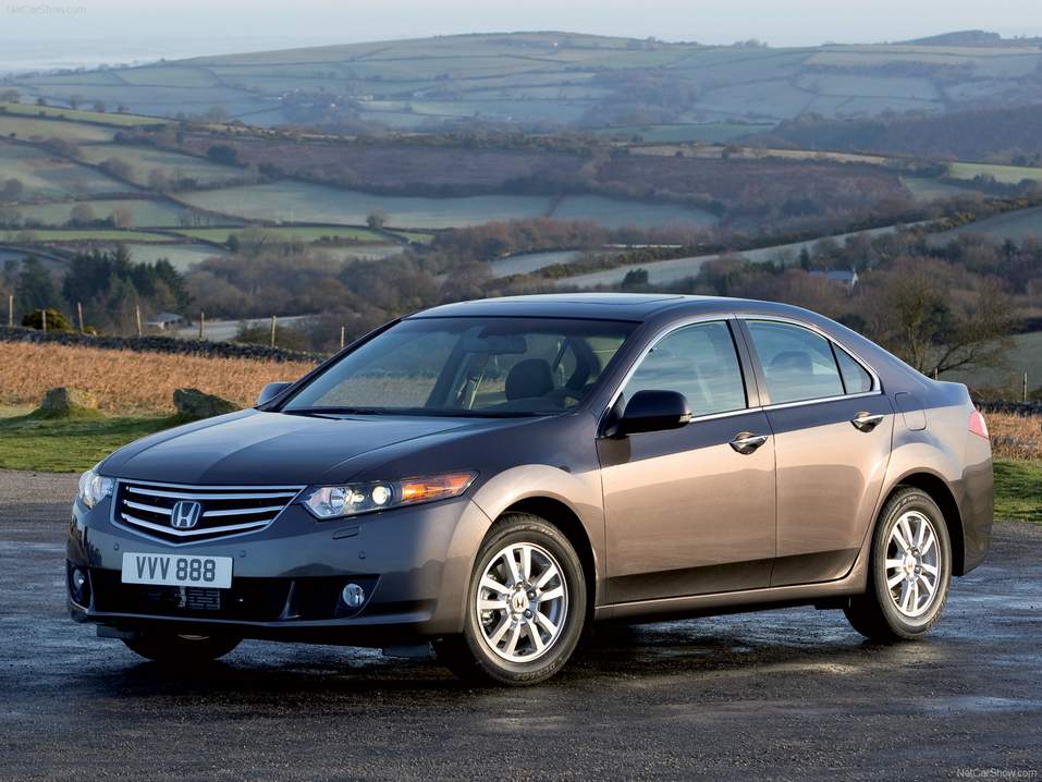 Седан Honda Accord 2009 Honda Accord 2009 хорошо показал себя в эксплуатации