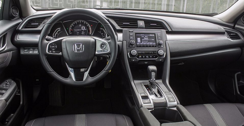 Интерьер Honda Civic Внутри седана Honda Civic