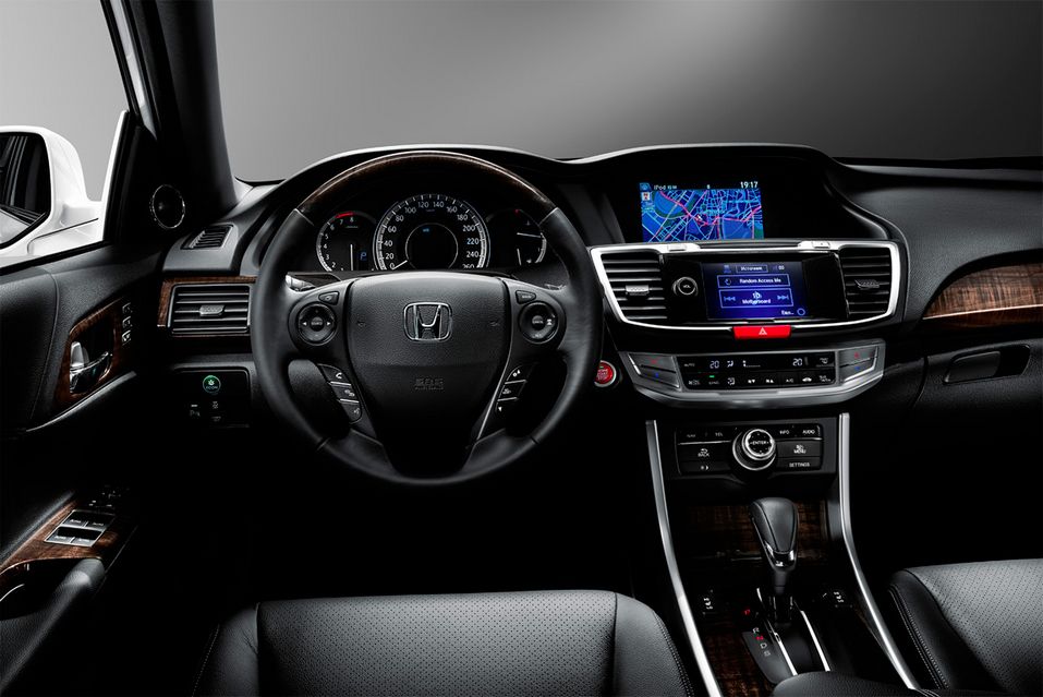 Интерьер Honda Accord 2016