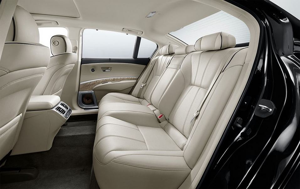 Интерьер Honda Legend Второй ряд Honda Legend