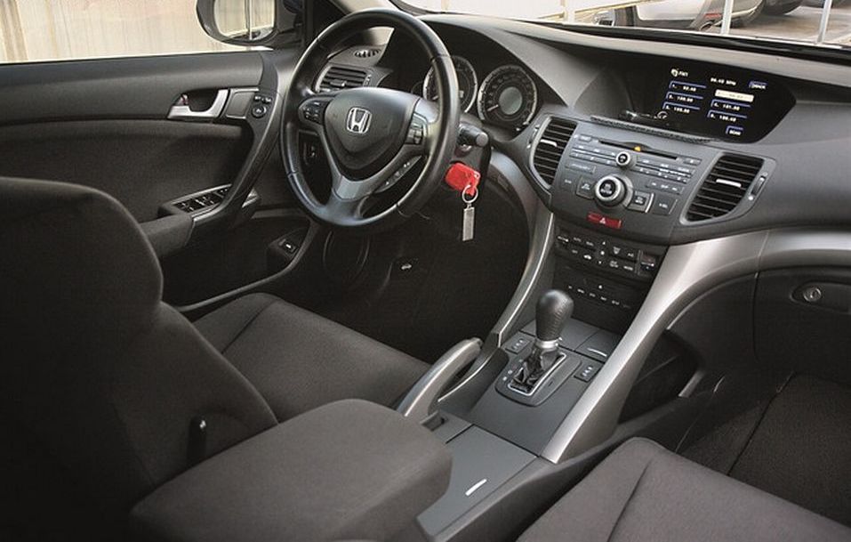 Салон Honda Accord 2009 Интерьер седана Honda Accord 2009